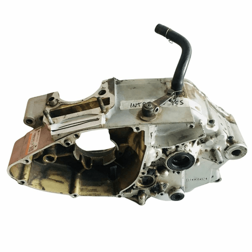 Carcaça Esquerda Motor Suzuki Yes / Intruder 125 Nf Original